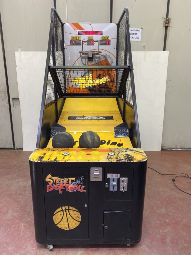 DALLA PRIA STREET BASKET